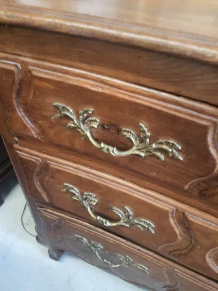 Commode époque Louis XV en chêne