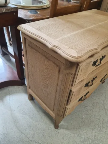 Commode en chêne décapée