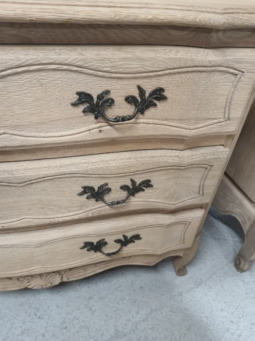Commode en chêne décapée