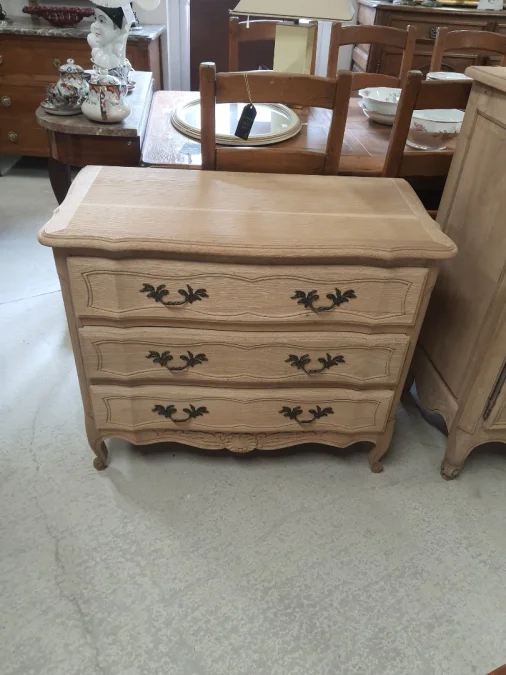 Commode en chêne décapée