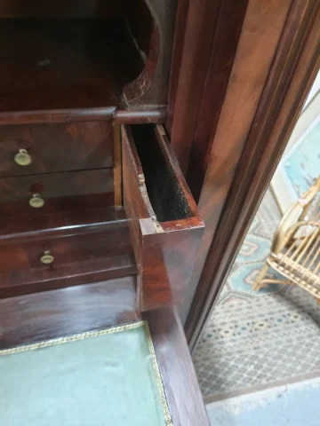Secrétaire de style Louis XVI