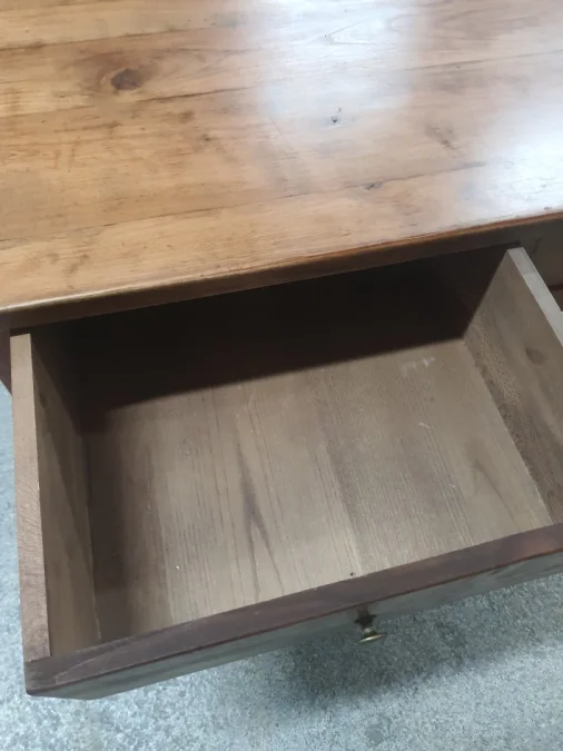 Table de salon en merisier