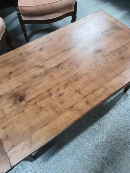Table de salon en merisier
