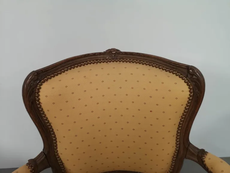 Fauteuil style Louis XV