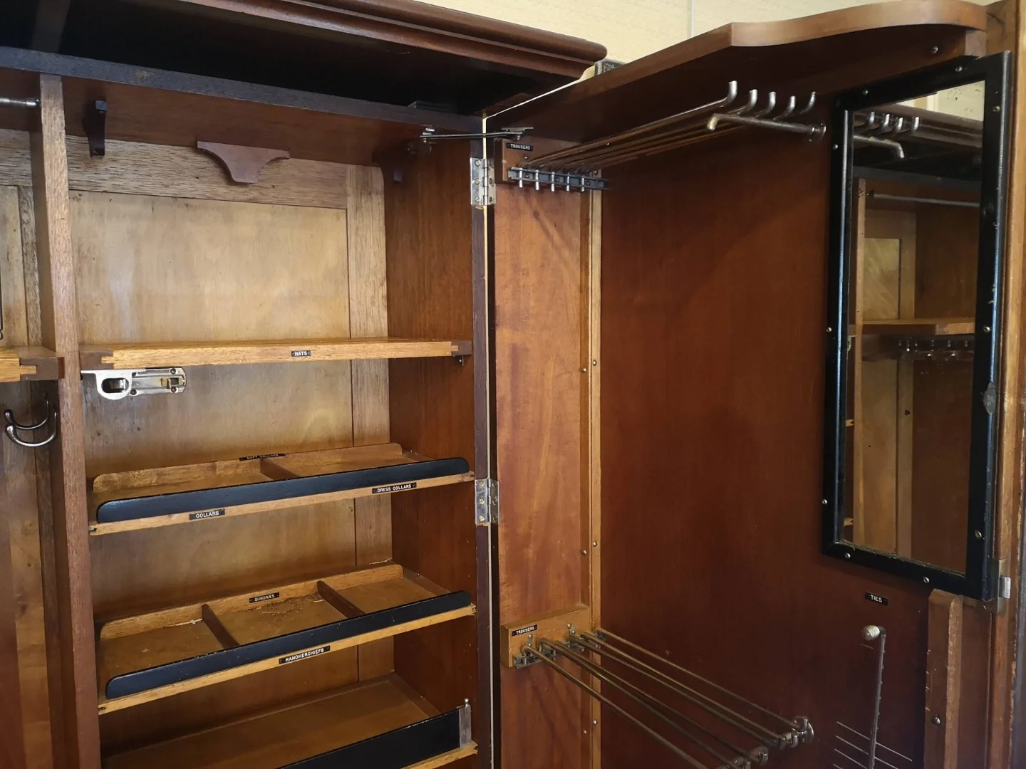 Armoire anglaise Compactom