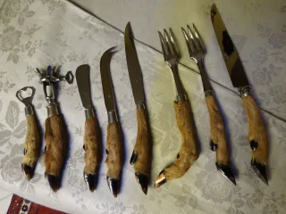 Ensemble de couverts de service à décor de chasse