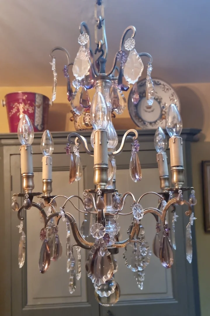 Lustre en bronze et cristal de style XVIIIème
