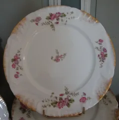 Suite d'assiettes en porcelaine décoré Limoges fin XIXème