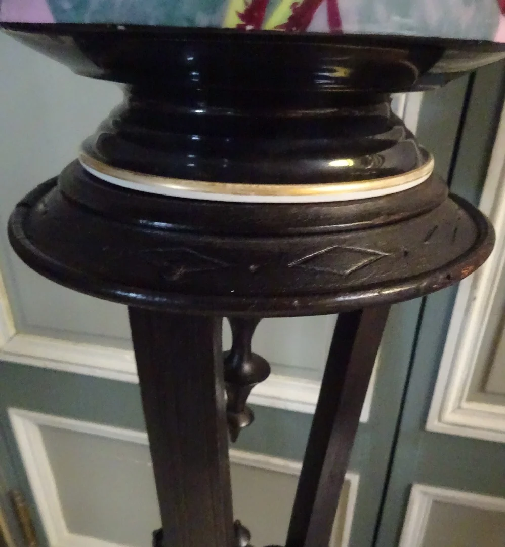 Sellette en bois noirci et son cache-pot époque Napoléon III