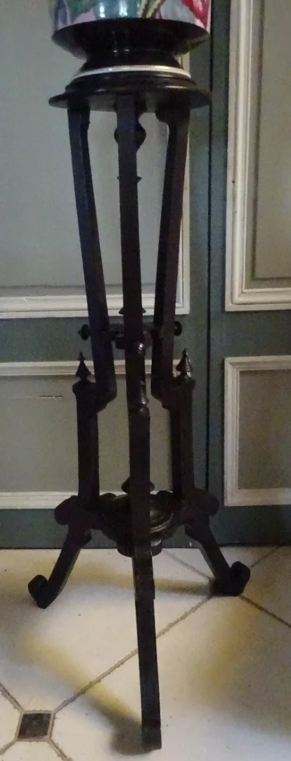 Sellette en bois noirci et son cache-pot époque Napoléon III