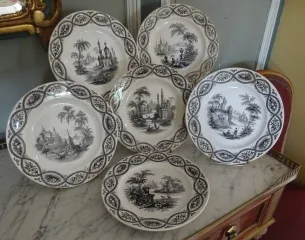 Suite de six assiettes à dessert en faïence fine de Bordeaux milieu XIXème