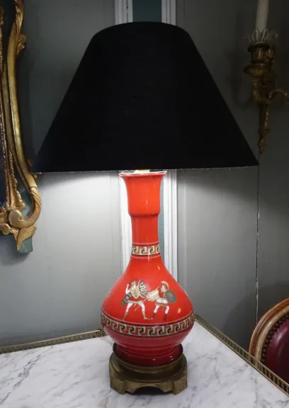 Lampe en porcelaine à décor antique d'époque Napoléon III