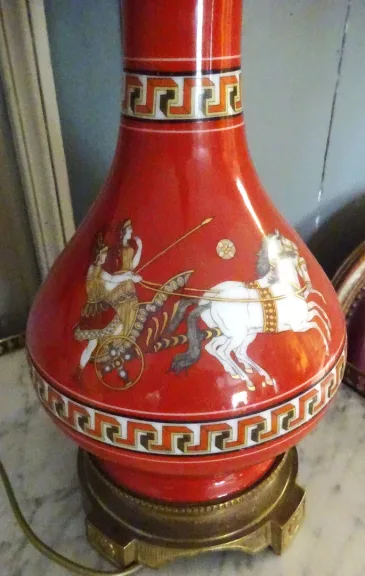 Lampe en porcelaine à décor antique d'époque Napoléon III