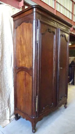 Armoire d'acajou massif d'époque XVIIIème travail de port