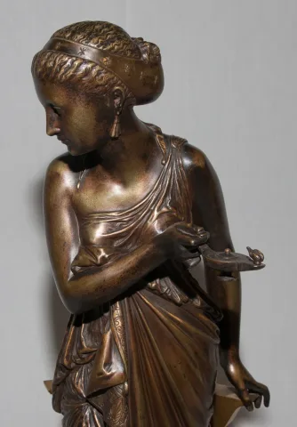 Bronze "Femme à l'antique" signé PEIFFER 1832-1886