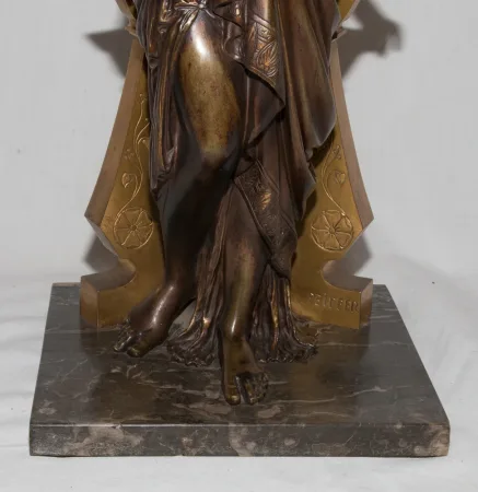 BRONZE SCULPTURE SIGNED PEIFFER