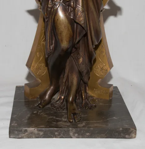 Bronze "Femme à l'antique" signé PEIFFER 1832-1886