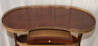 Table d'appoint en acajou style Louis XVI fin 19ème