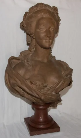 Buste en terre cuite Marie Antoinette B FEINBERG fin XIXe