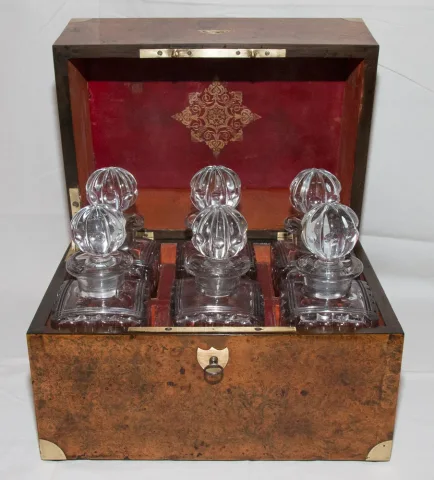 CAJA DECANTER MILITAR