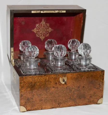 CAJA DECANTER MILITAR