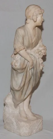 ALABASTER SKULPTUR UNTERZEICHNET PUGI