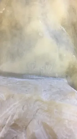 ALABASTER SKULPTUR UNTERZEICHNET PUGI