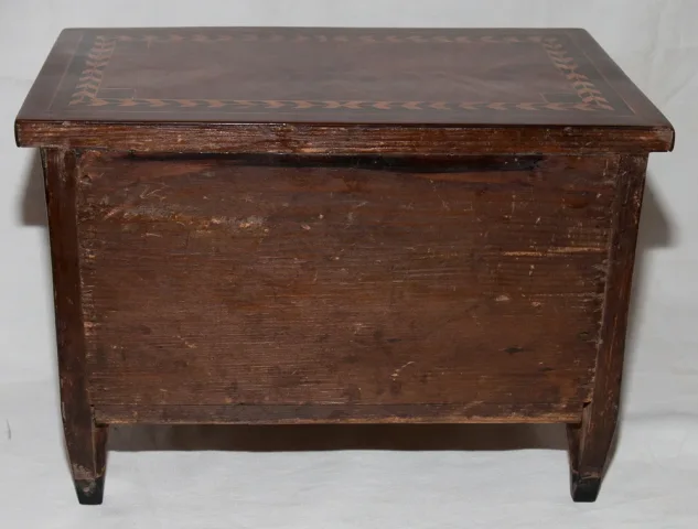 Commode de maitrise en marqueterie époque Louis XVI