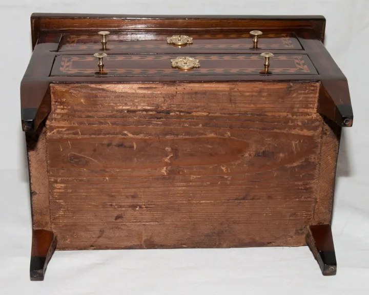 Commode de maitrise en marqueterie époque Louis XVI