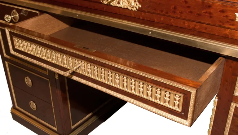 ZYLINDER TOP DESK