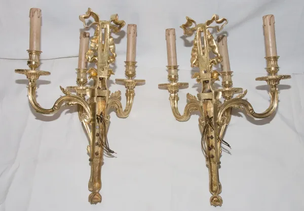 PAIR OF LOUIS XVI STYLE WALL LIGHTS