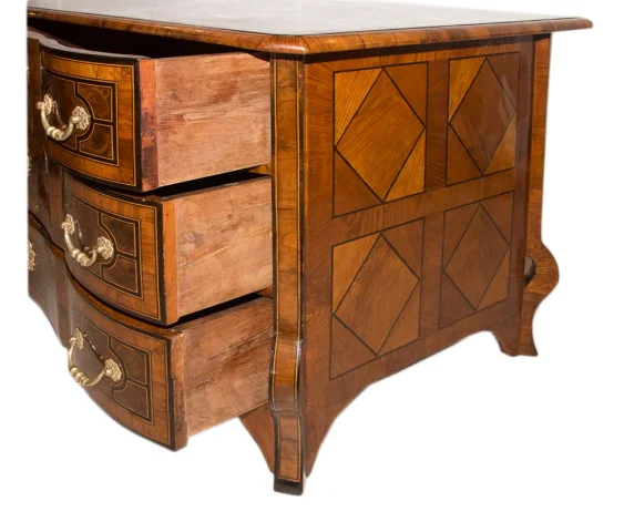 Commode Mazarine en marqueterie Époque Louis XIV