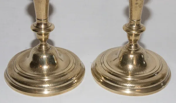 PAAR BRONZE CANDLESTICKS