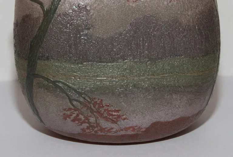 VASE signiert LEGRAS