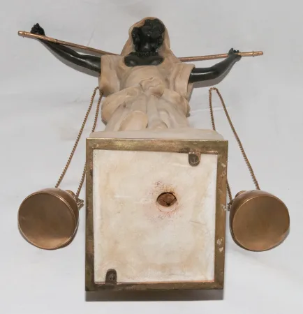 ALABASTER UND BRONZE STATUETTE