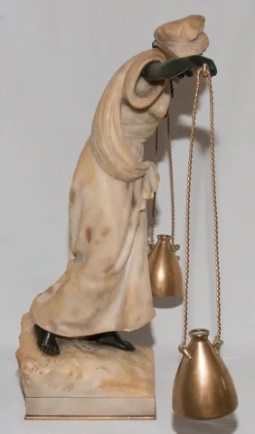 La porteuse d’eau en albâtre et bronze  Dominique ALONZO