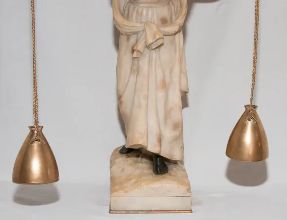 ALABASTER UND BRONZE STATUETTE