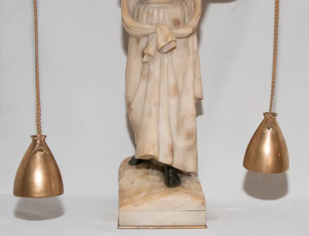 La porteuse d’eau en albâtre et bronze  Dominique ALONZO