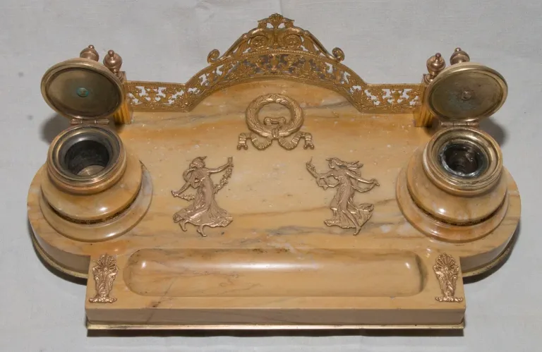 Nécessaire de bureau de style empire milieu XIXe