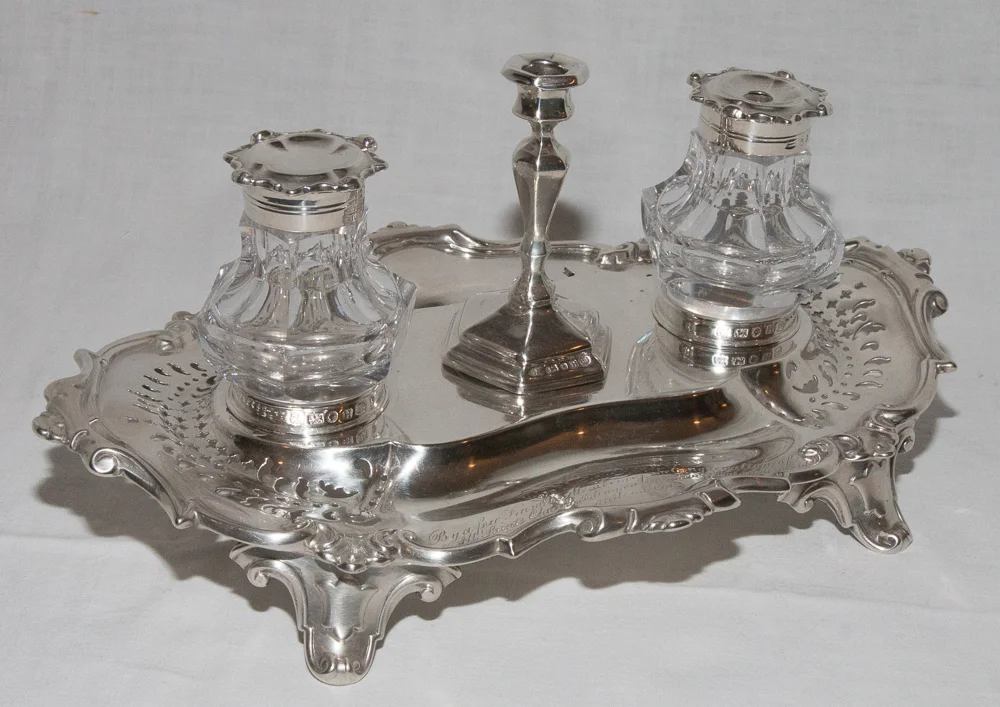 Encrier en argent massif époque Victorienne