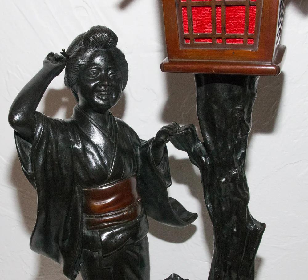 Geisha Lampe en bronze période Meiji
