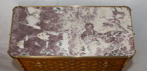 Table à thé style transition époque fin XIXe siècle