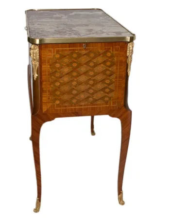 Table à thé style transition époque fin XIXe siècle