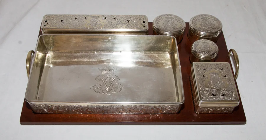 REISEBOX von LOUIS AINE AUCOC
