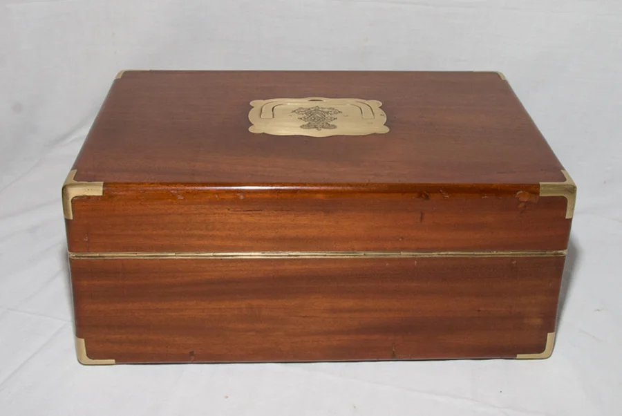 REISEBOX von LOUIS AINE AUCOC
