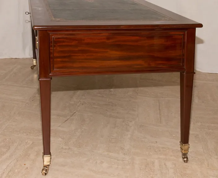 LOUIS XVI PERIODE SCHREIBTISCH