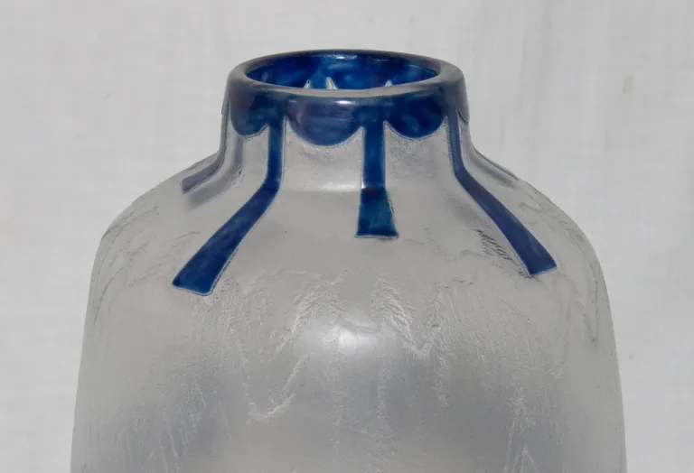 VASE signiert LEGRAS