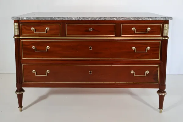 Commode en acajou  estampillée F SCHEY époque Louis XVI