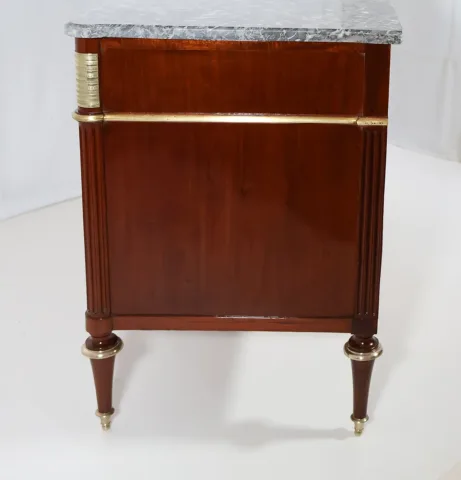 LOUIS XVI PERIOD CHEST OF DRAWERS