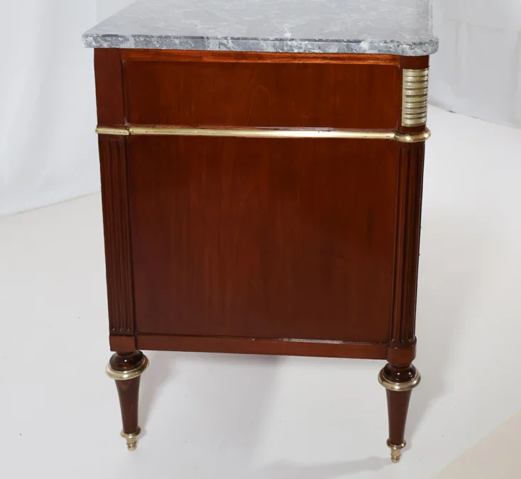 KOMMODE AUS DER ZEIT LOUIS XVI